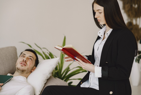 The Role of Neuroscience in Hypnotherapy Training London